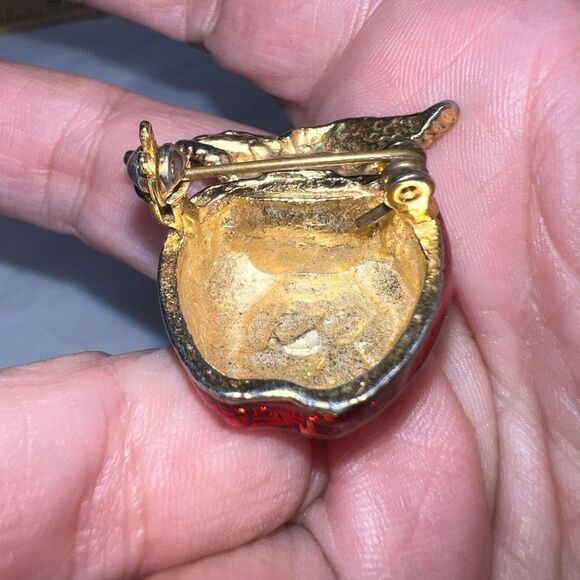 Vintage MCM Apple Brooch - Picture 7 of 8